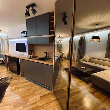 Apart Otel Vinvucko U Sklopu Aparthotela Vucko Privatni 4*